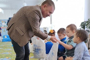 На радость детям